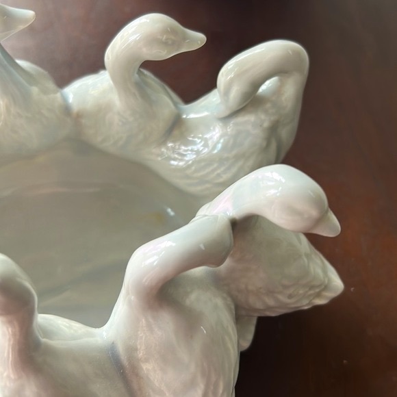 Vintage Gaggle Of 10 Geese Planter - Picture 4 of 13